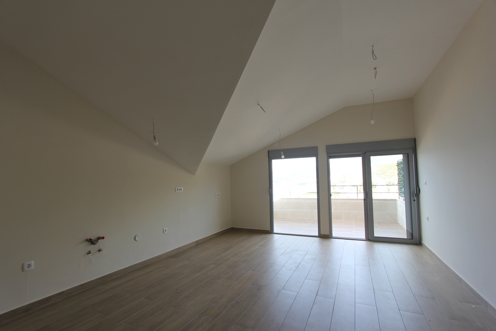 Three bedroom apartment with panoramic seaview