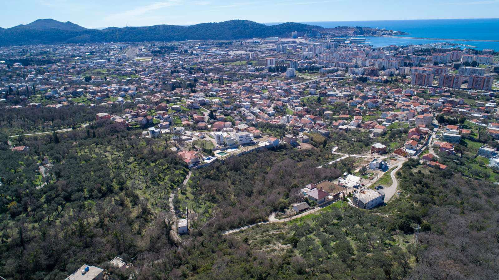 Plot for sale 1600m2 in Bar