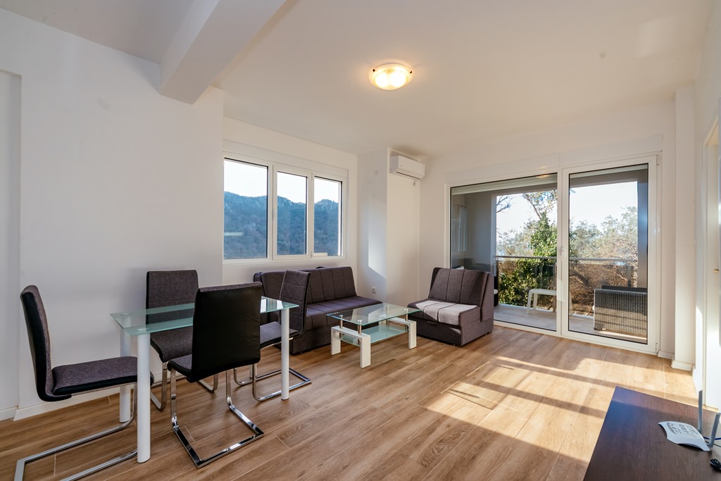 Квартиры с видом на море в двух жилых домах с лифтом в Рафаиловичи.