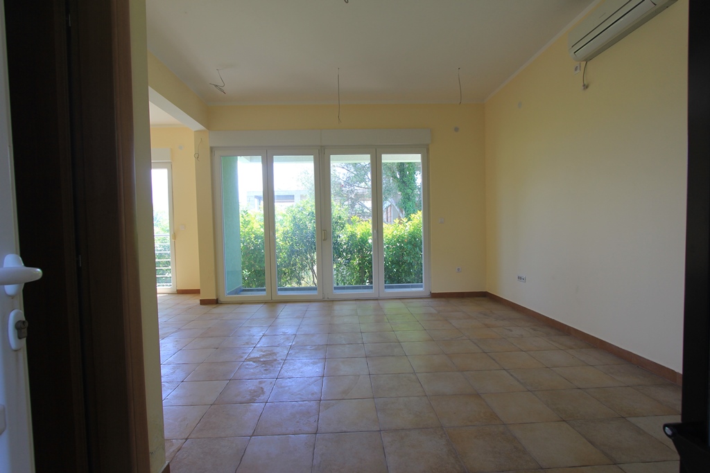 Apartment in Herceg Novi unfurnished 100m from the sea