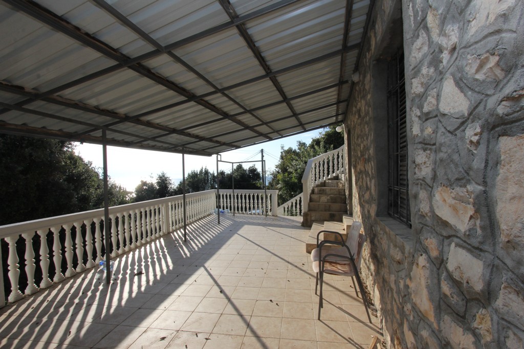 Haus mit Meerblick im Stadtteil Bar