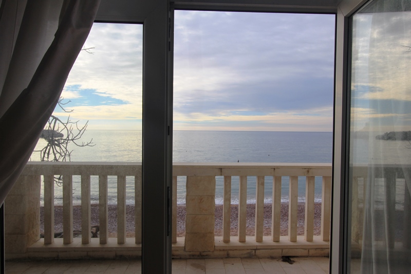 Квартира на берегу моря