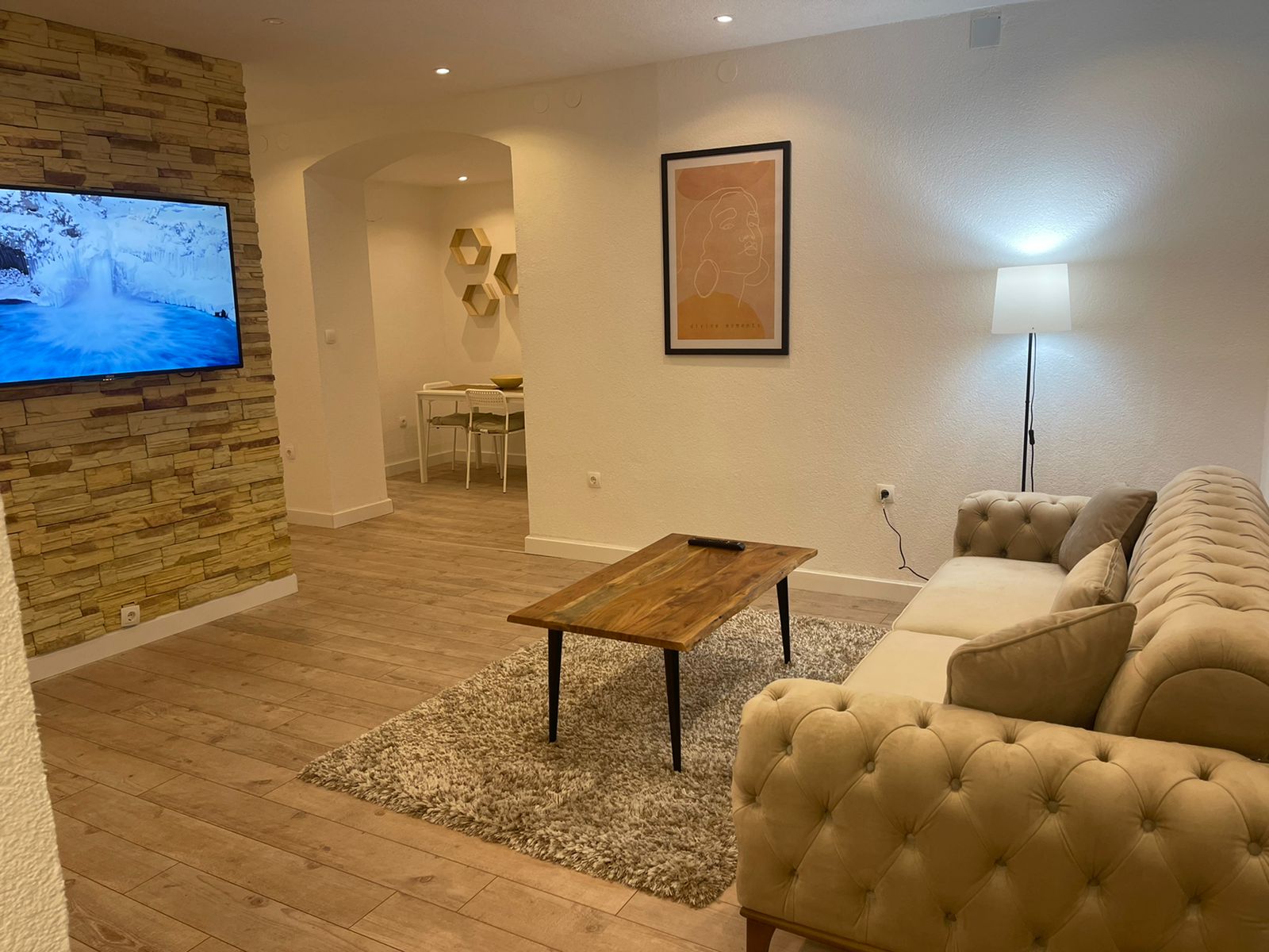 Квартира 100м2 в Херцег-Нови, всего в 230 м от побережья