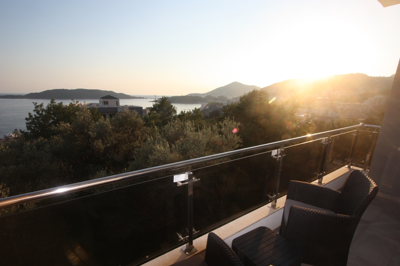 Apartment in Rafailovici