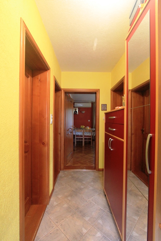 Dreistöckiges Haus in Bar