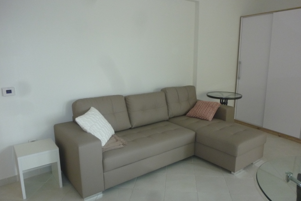 Spacious apartment in Rafailovici
