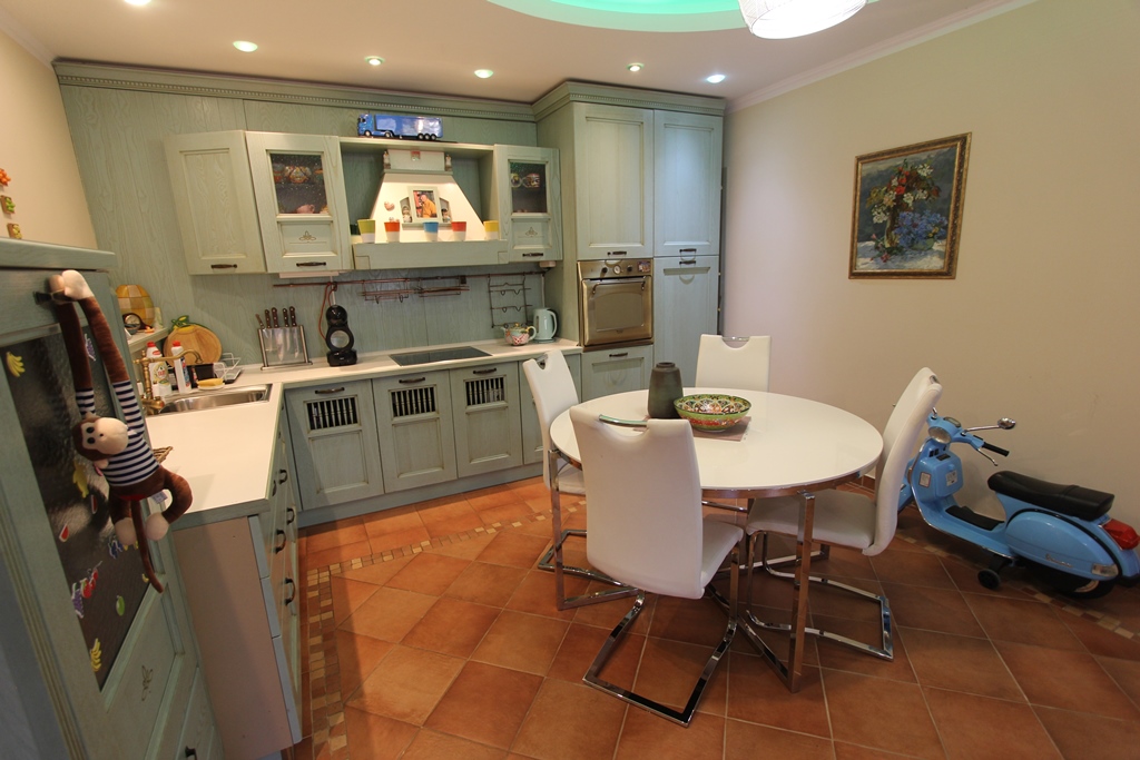 Townhouse with pool in Orahovac