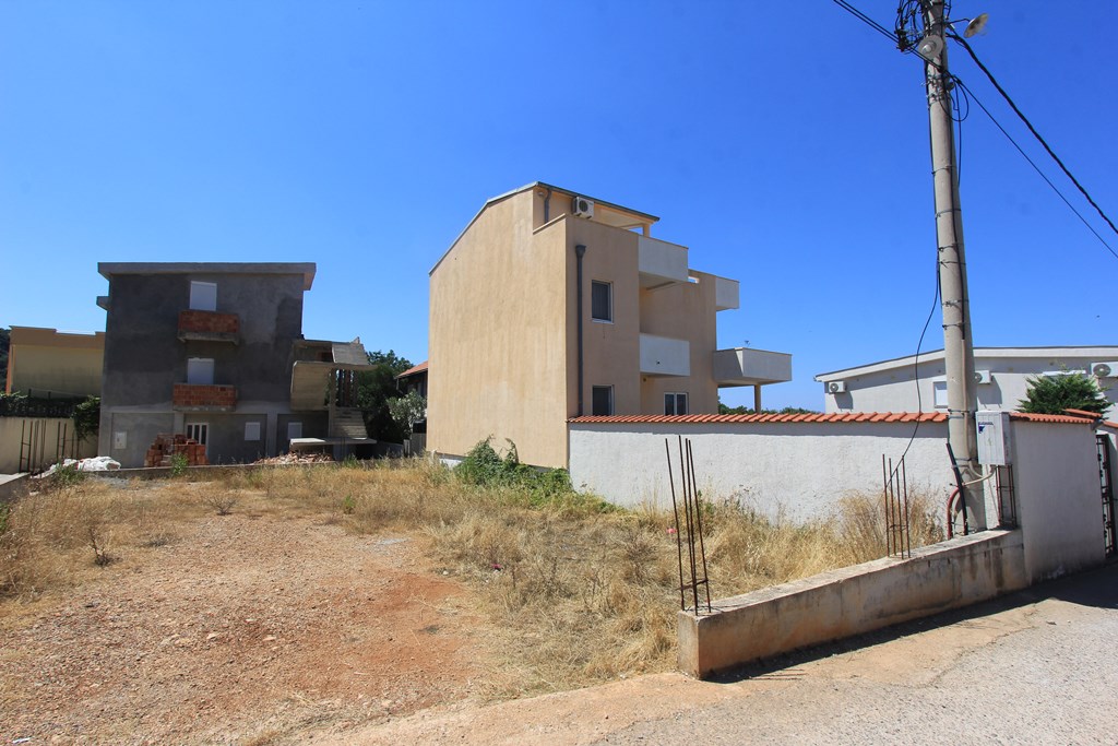 A two-storey house for sale in Utjeha 