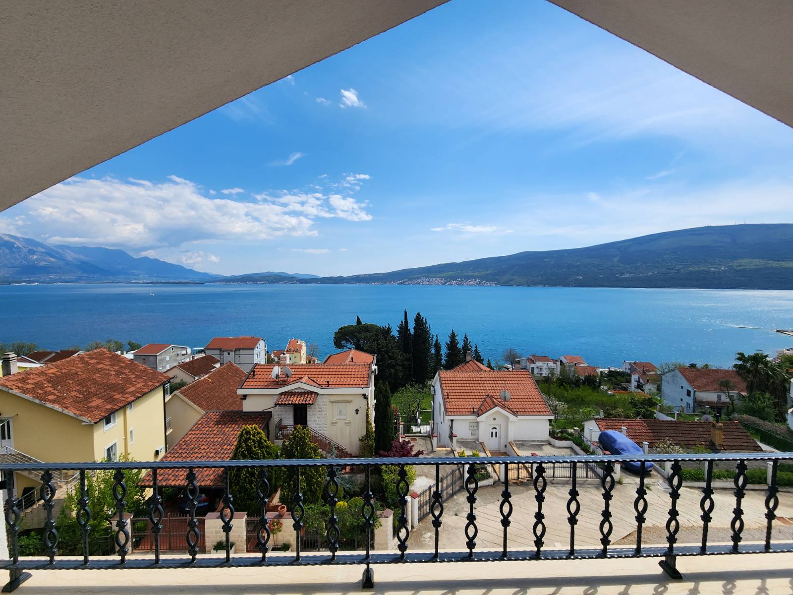 Geräumige und helle Apartments mit Panoramablick auf das Meer