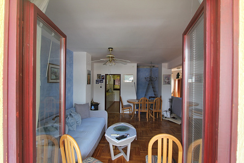 Spacious apartment in Budva with sea view