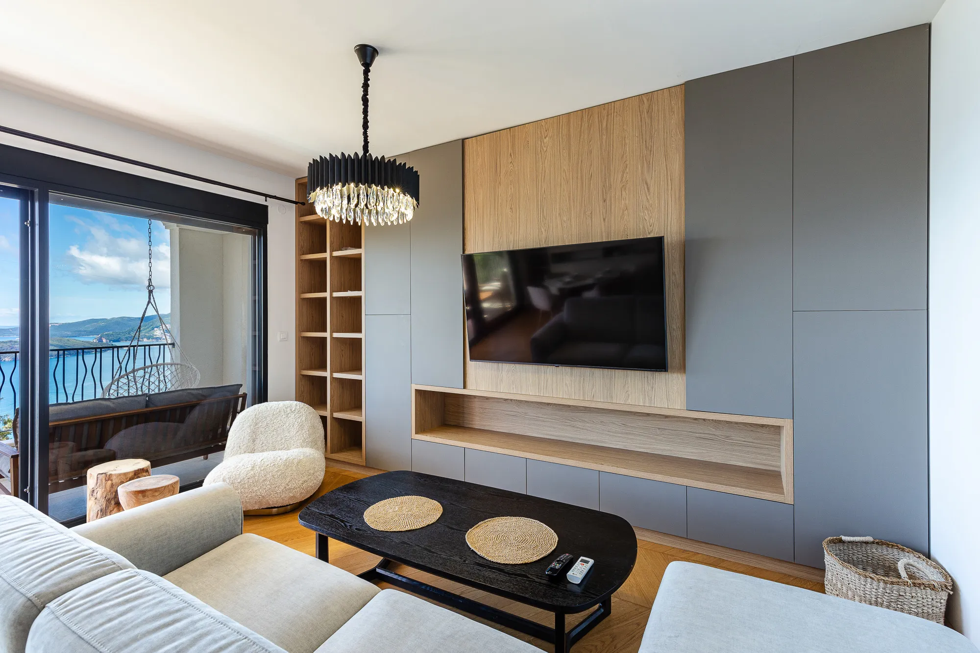 Трехкомнатная квартира с панорамным видом на Свети Стефан