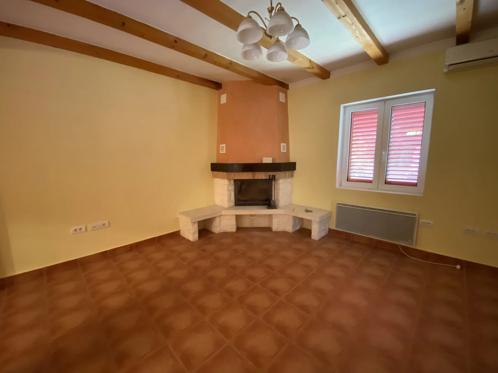 House in Djenovici with a view of the sea