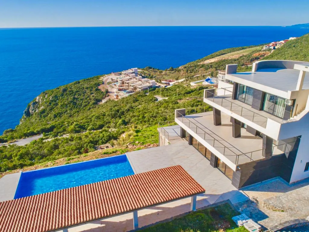 An exclusive villa with wonderful sea view in Krimovica