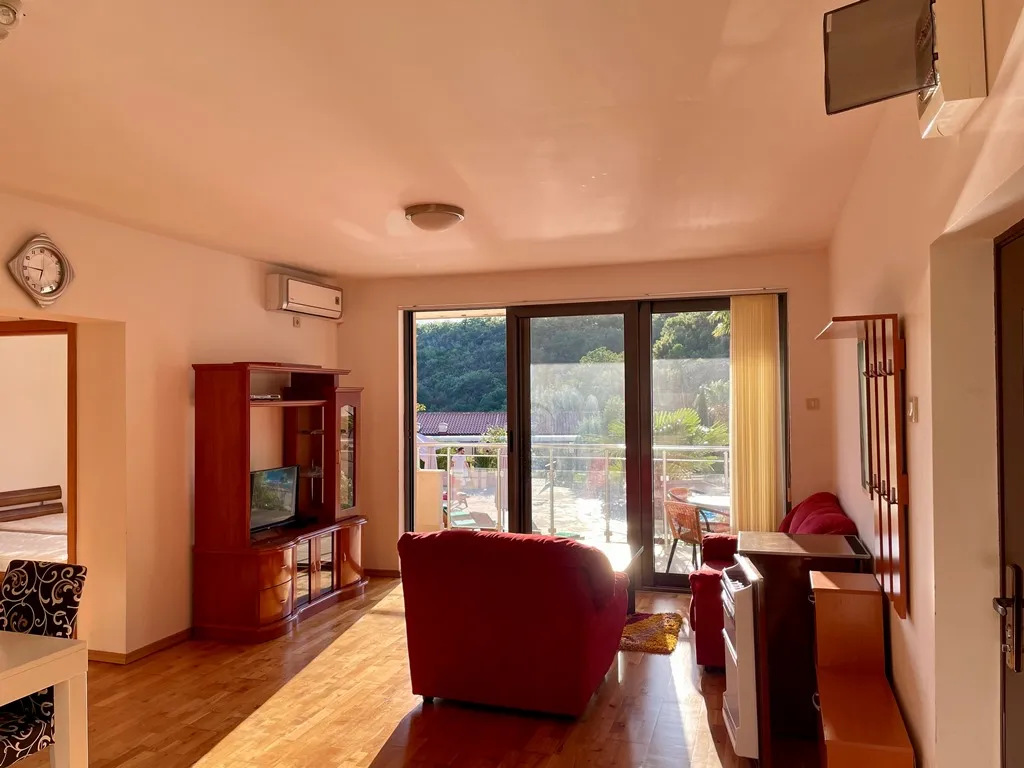 Apartment with two bedrooms in a complex with a swimming pool