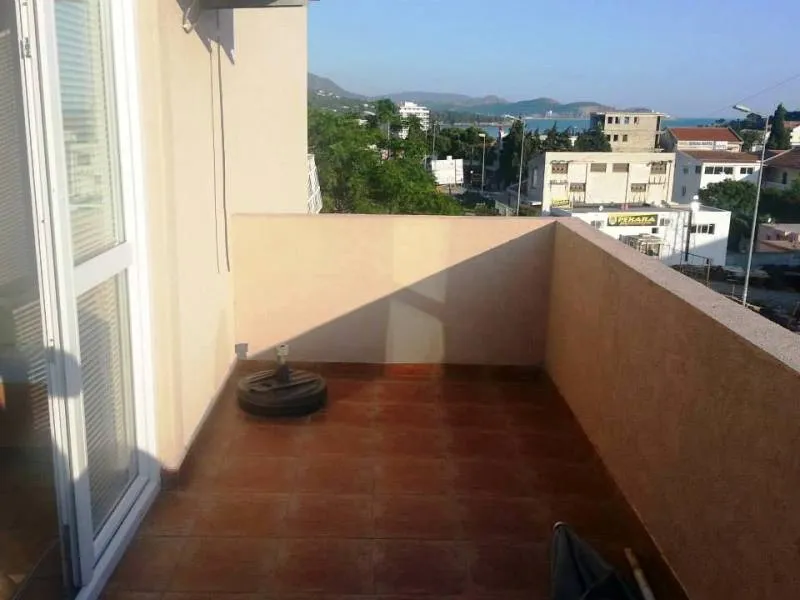 Aparthotel Near the Beach and Amenities