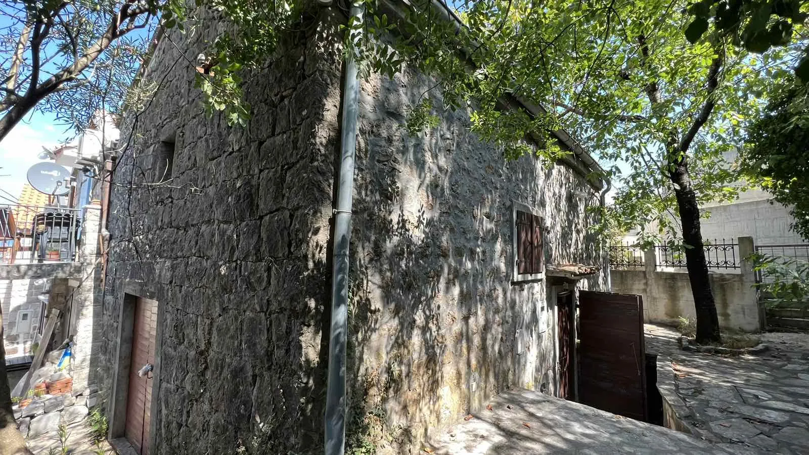 Duplex apartment in a quiet location near the sea