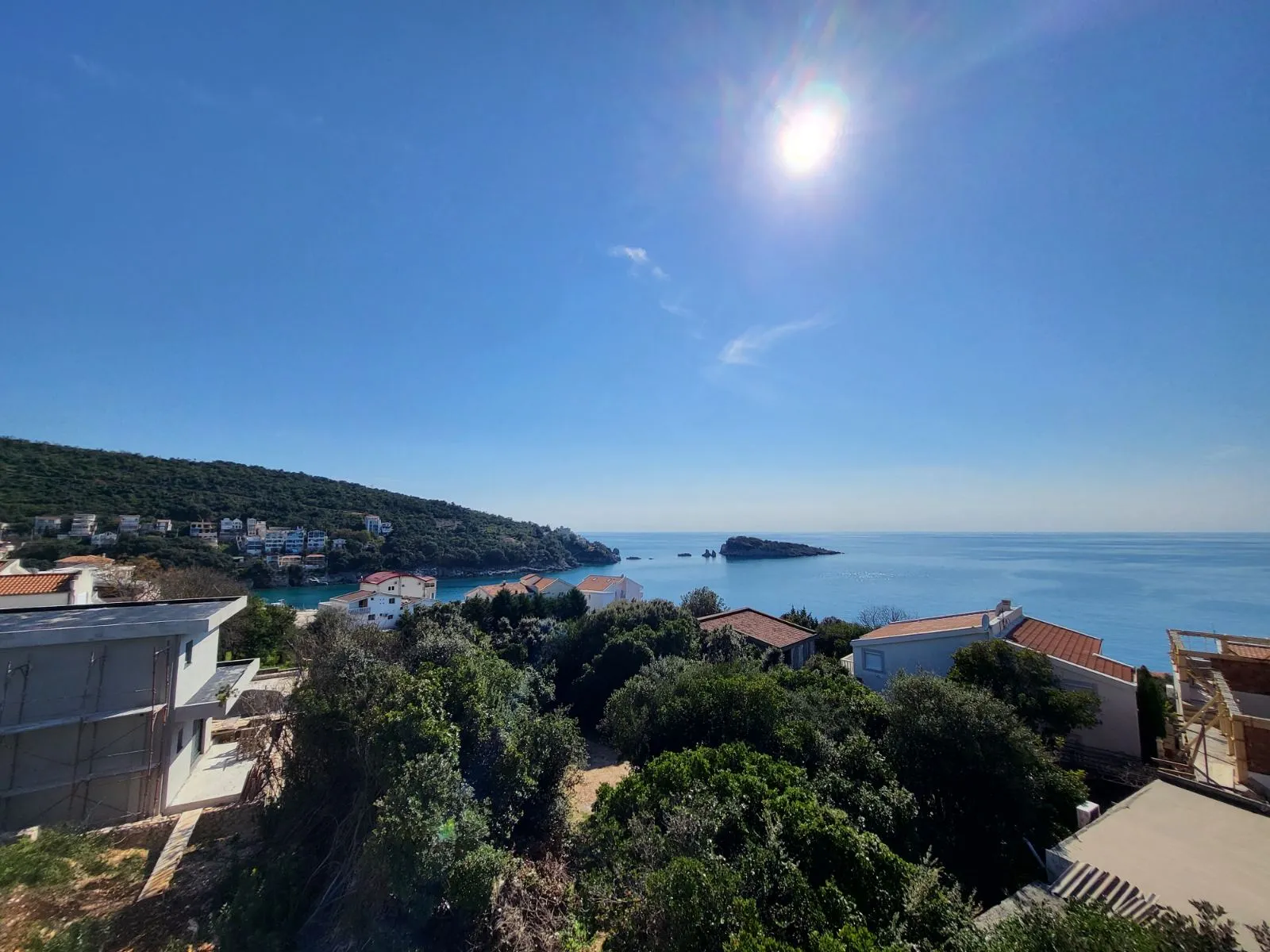 Spacious house in Utjeha with panoramic sea views