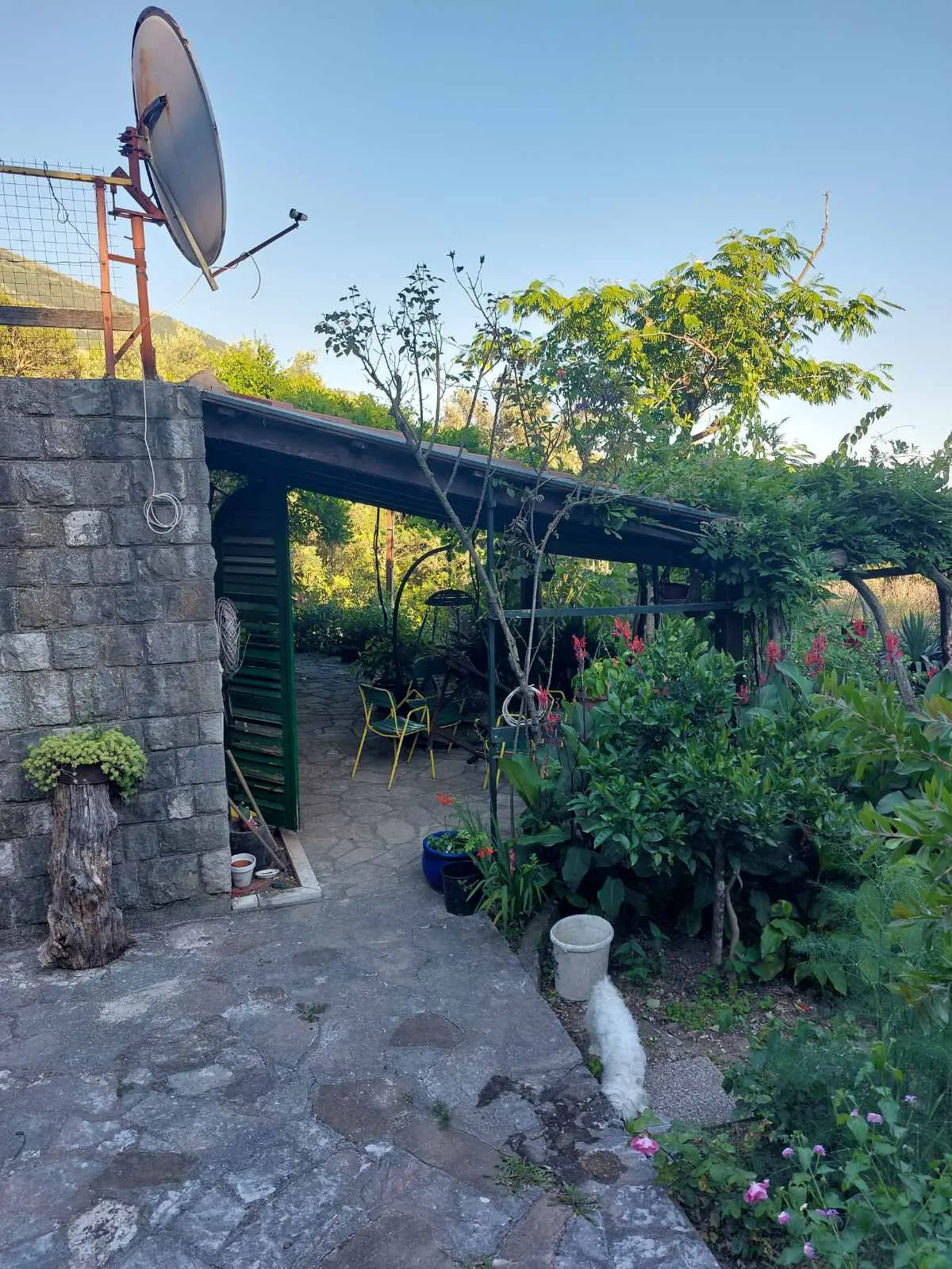 A house in Bar, 200m², with three bedrooms