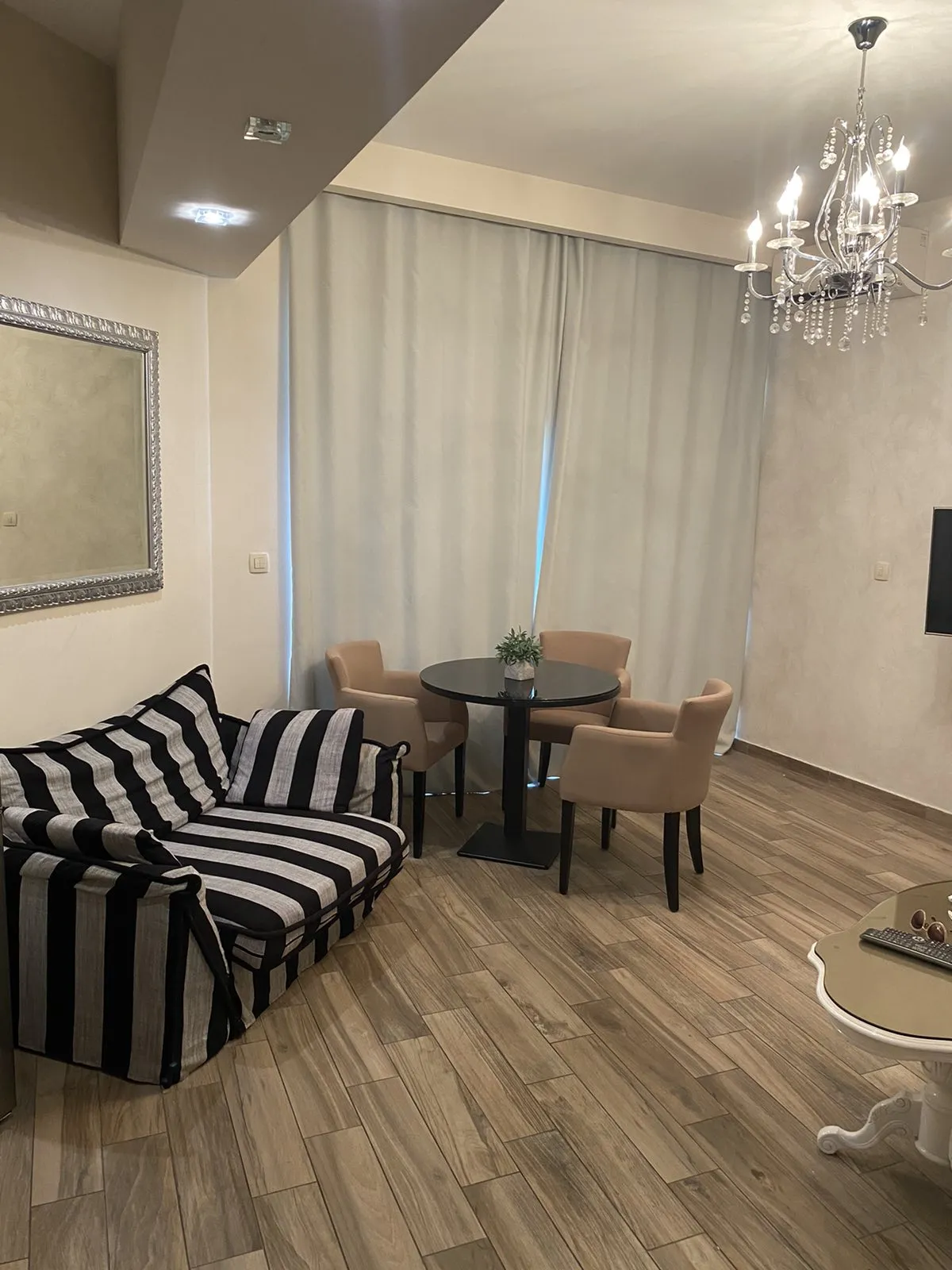 Apartment mit zwei Schlafzimmern im Zentrum von Budva mit Garage
