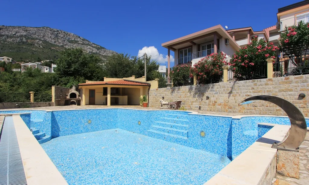 Sea view villa in Susanj