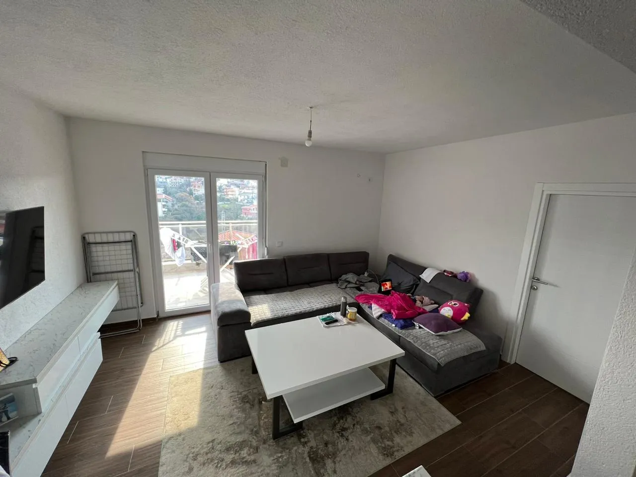 Квартиры с одной и двумя спальными комнатами в Добре Воде