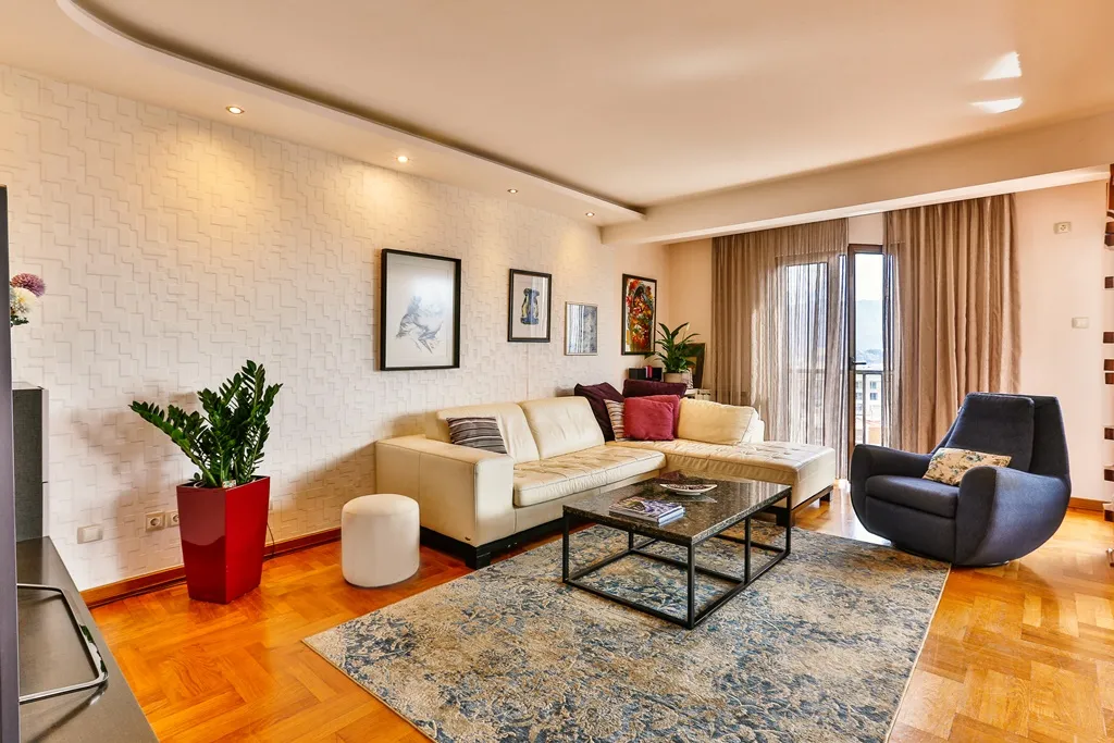 Luxuriöse Maisonette-Wohnung in Budva