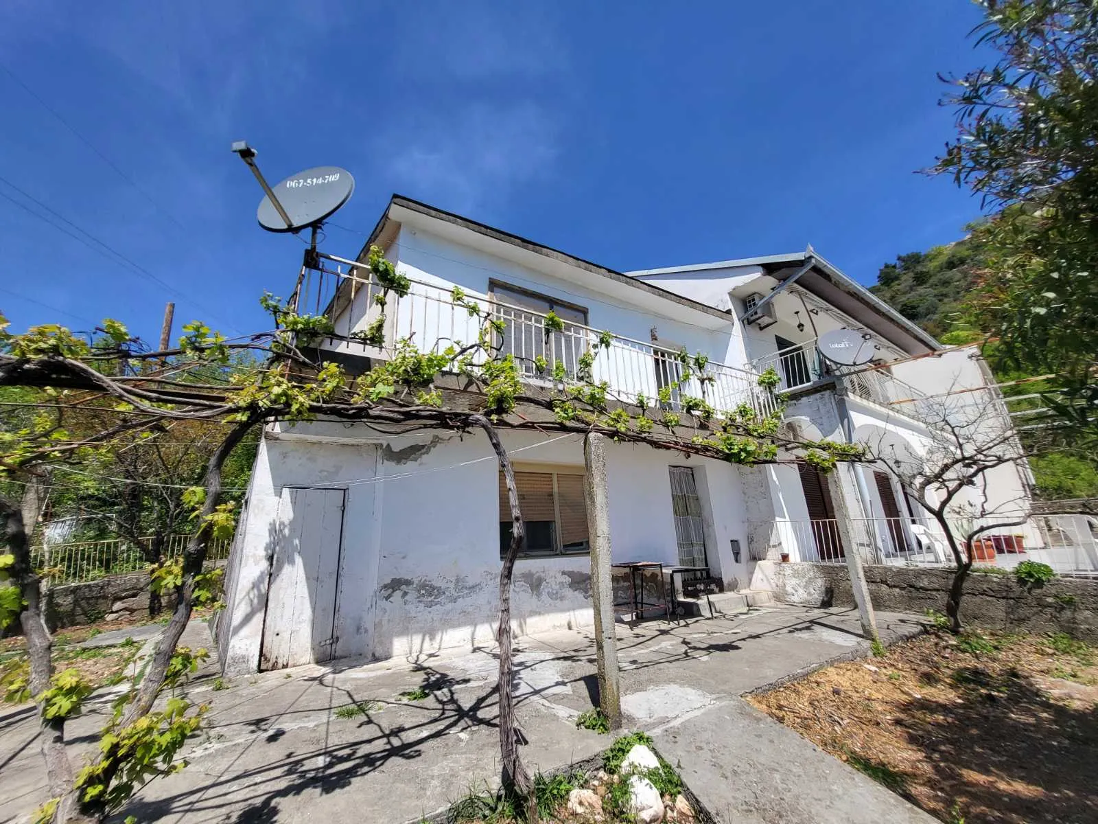 House in Budva with a panoramic view of the sea and the city