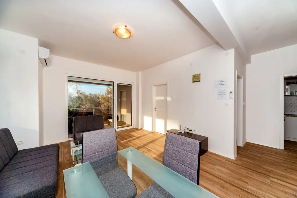 Квартиры с видом на море в двух жилых домах с лифтом в Рафаиловичи.