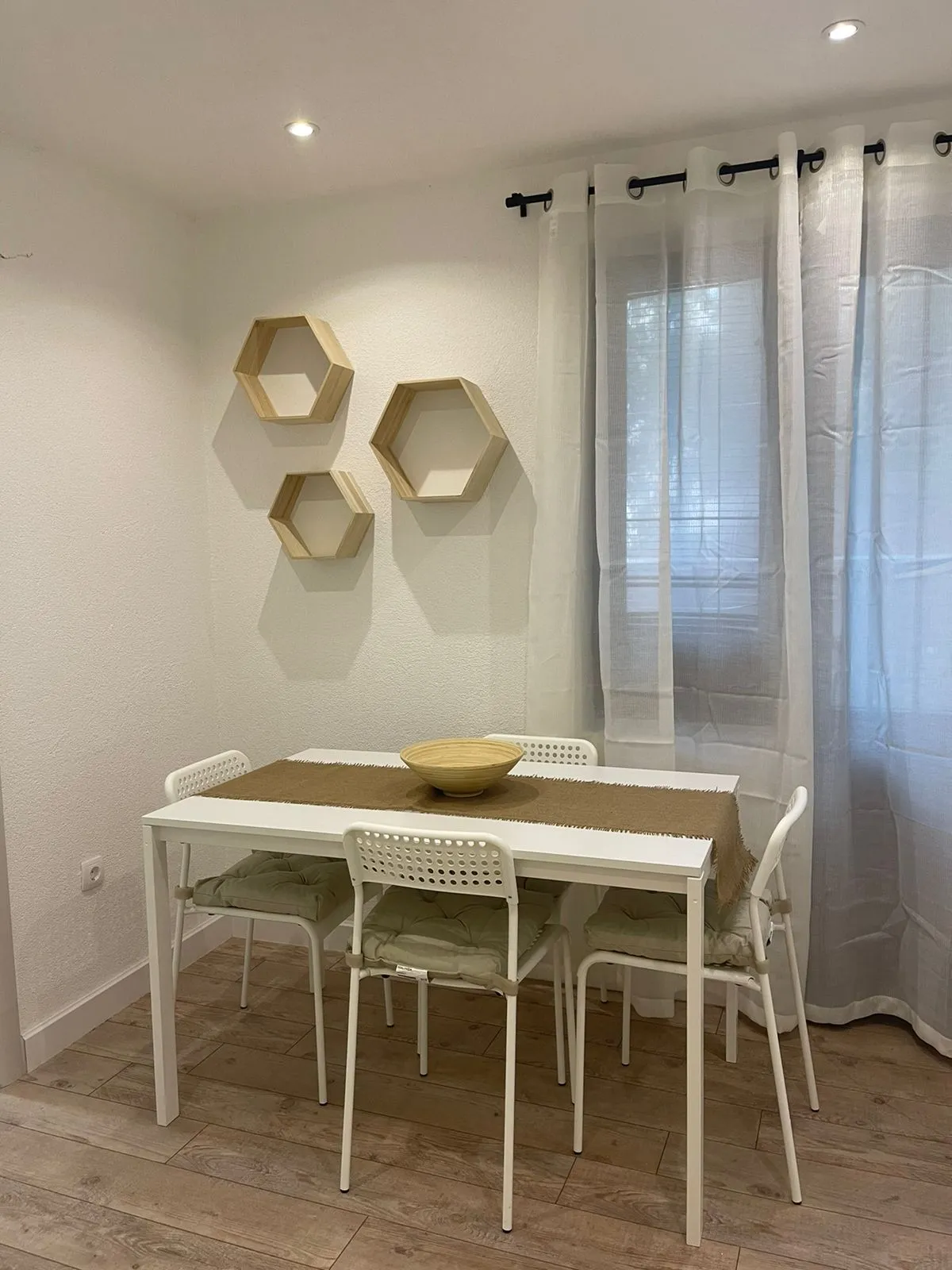 Квартира 100м2 в Херцег-Нови, всего в 230 м от побережья