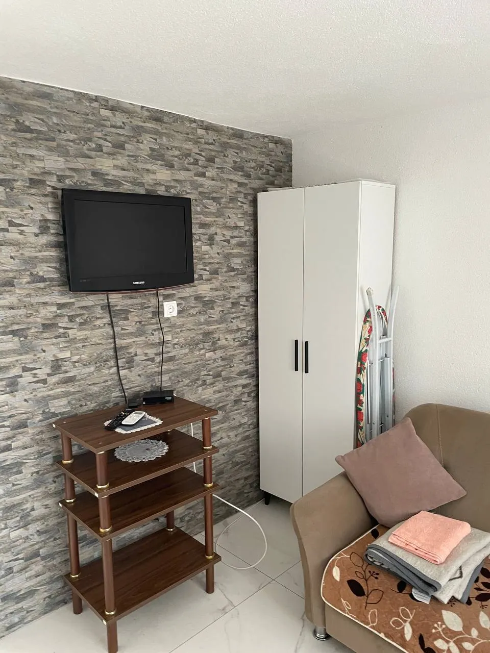 Three-story house in Dobre Vode