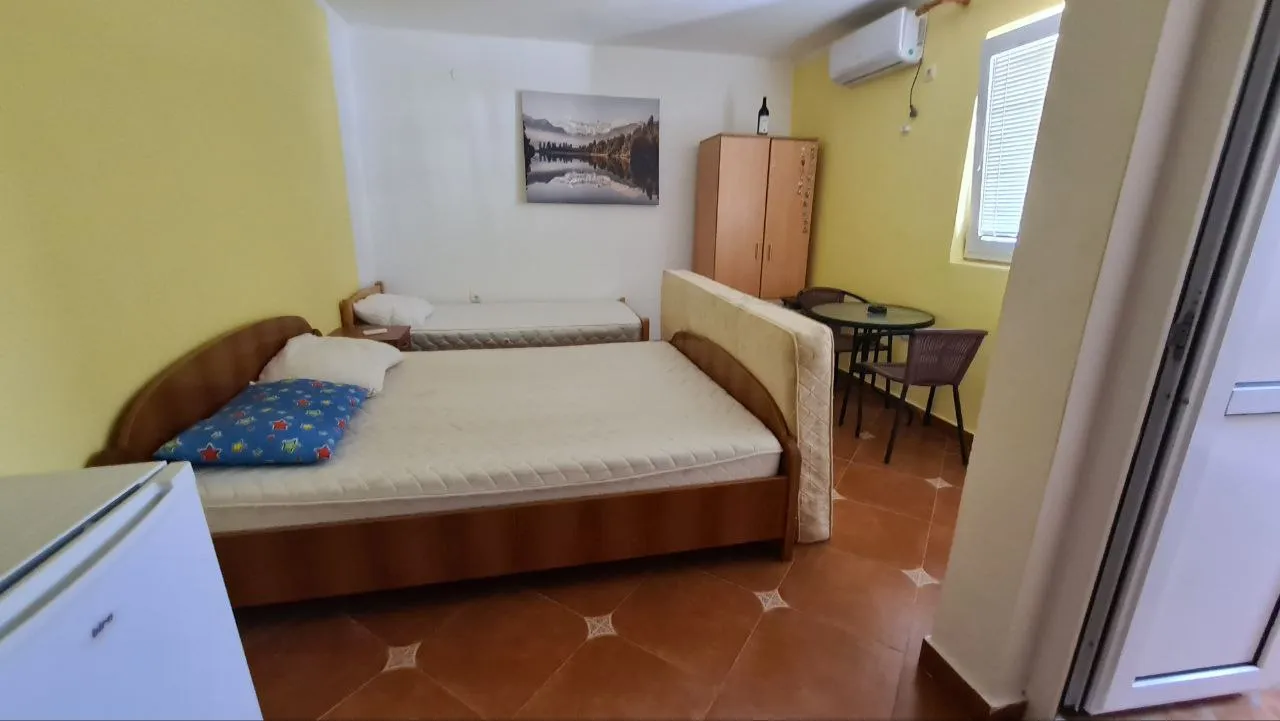 House in Sutomore with 8 bedrooms