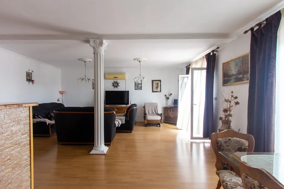 Three-story furnished house in Sutomore