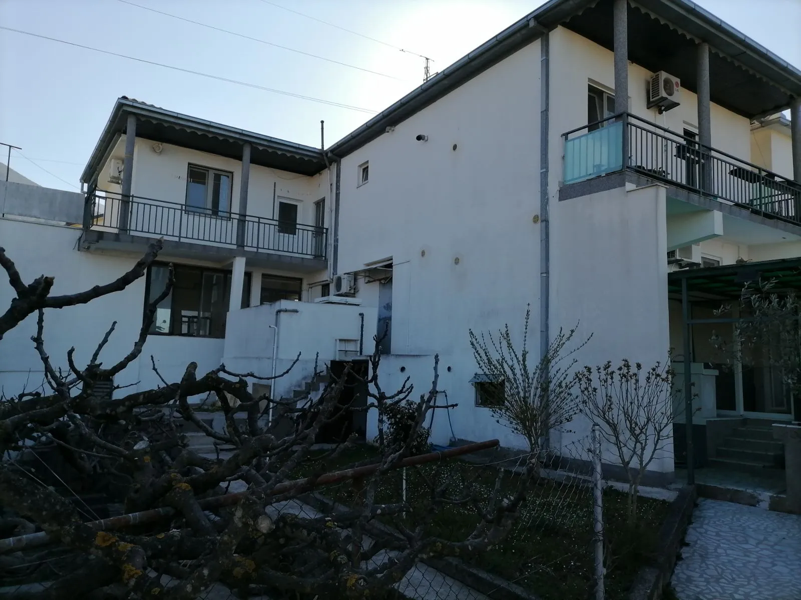 Два дома с участком 