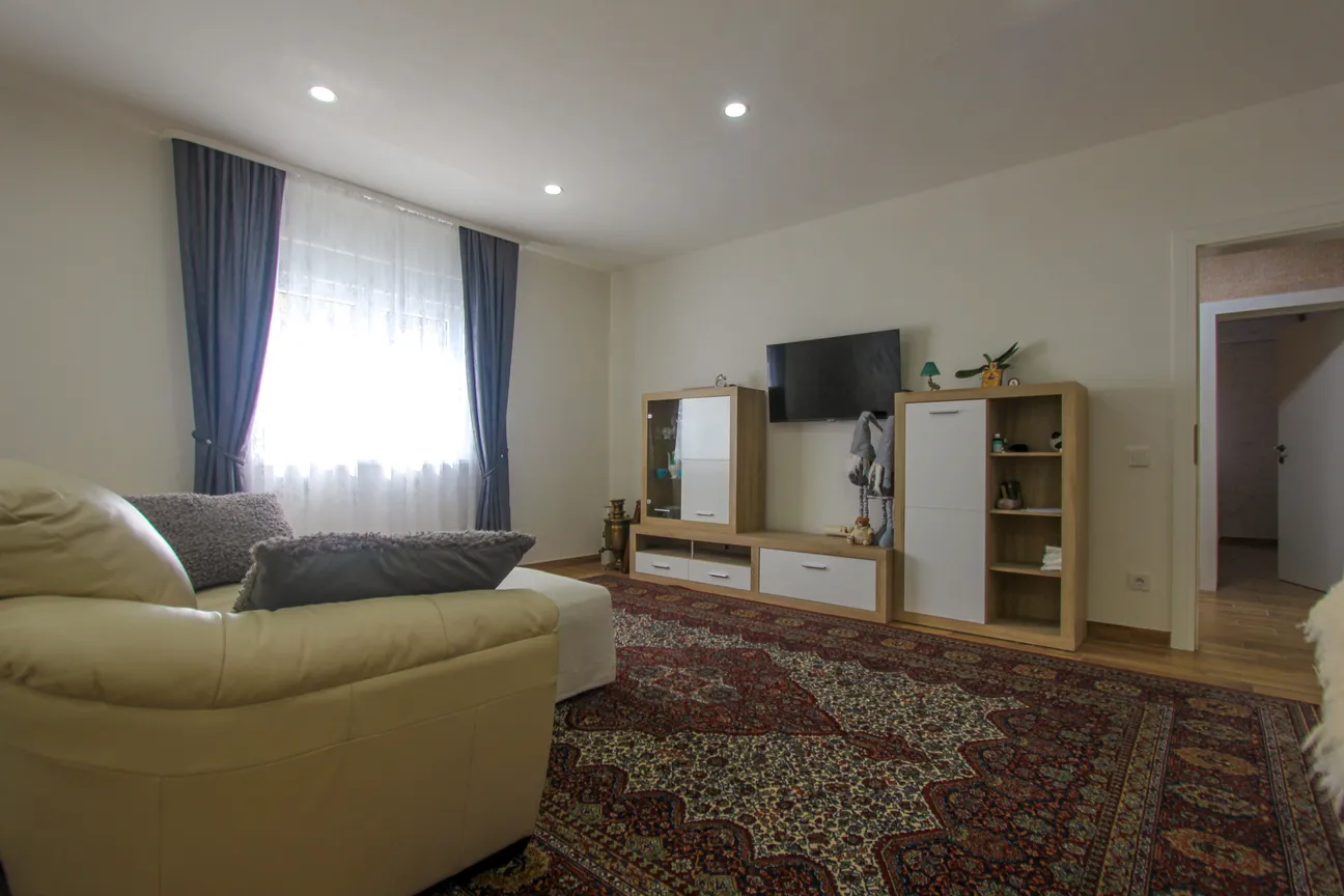 Квартиры с 2 спальнями в очаровательном 3-этажном доме в Баре