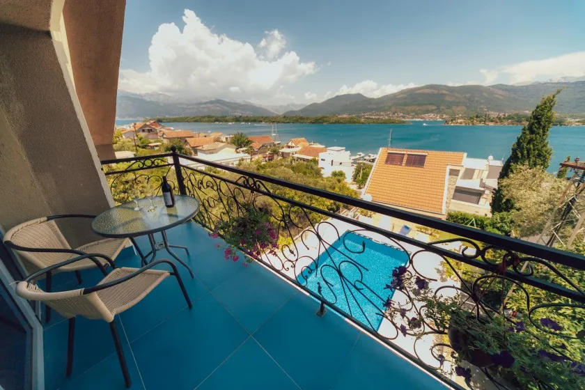 Spacious house with sea views in the picturesque area of ​​Djurashevichi