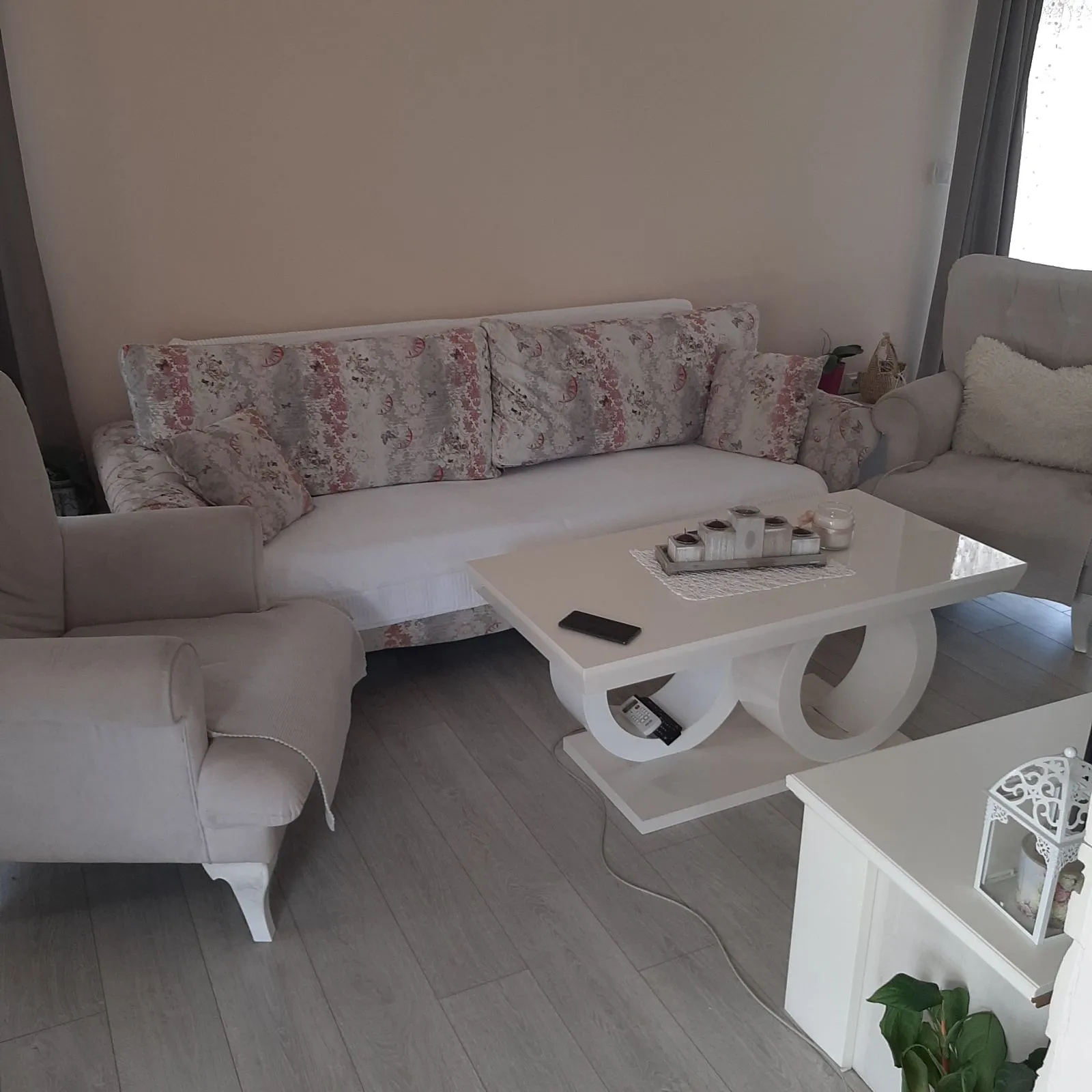 Spacious two-story house with a nice yard