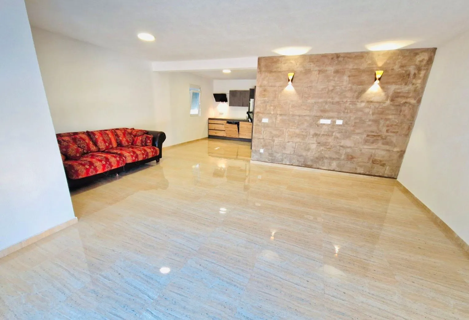 Cozy three-story house with an area of 194 m2 in Dobra Voda