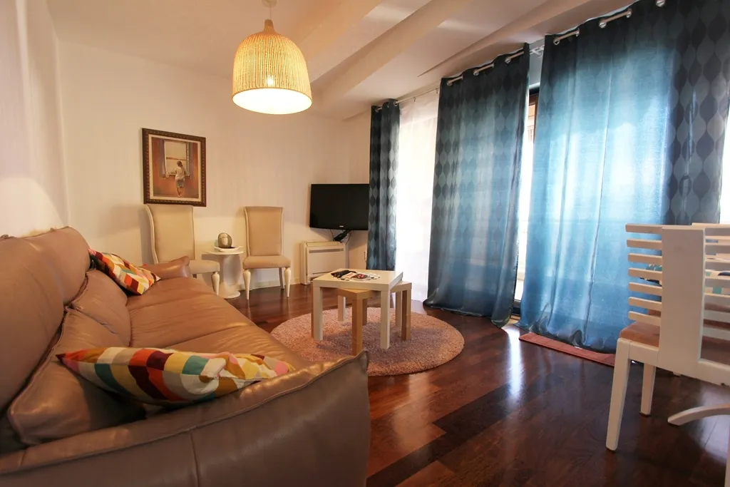 One bedroom apartment with sea view near St. Stefan