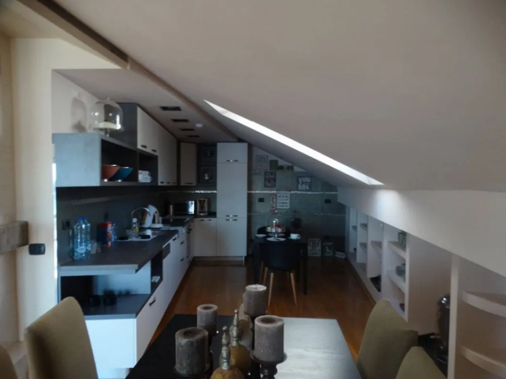 Роскошный пентхаус в Рафаиловичах на первой линии моря