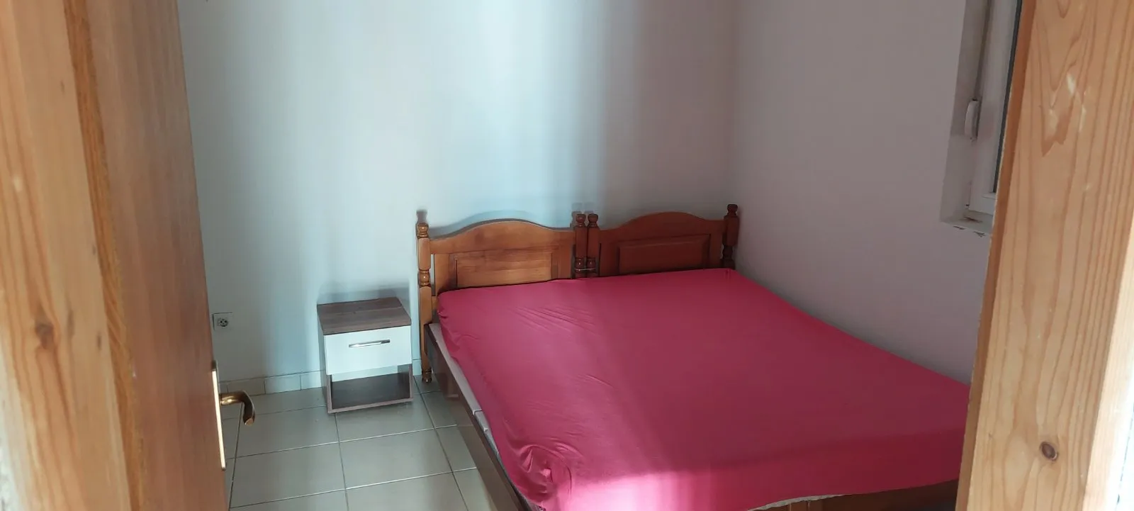 Three-storey house in Sutomore overlooking the sea