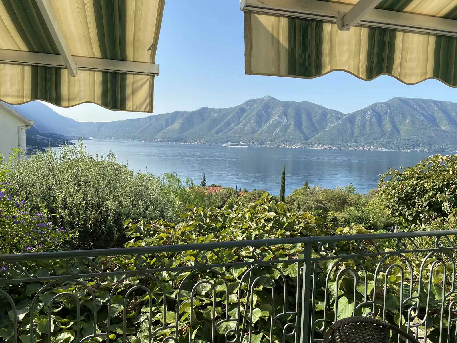 Zu verkaufende Wohnung in Orahovac mit Panoramablick auf das Meer