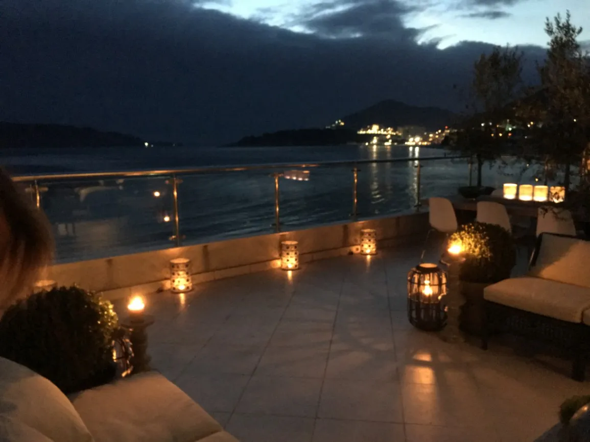 Роскошный пентхаус в Рафаиловичах на первой линии моря