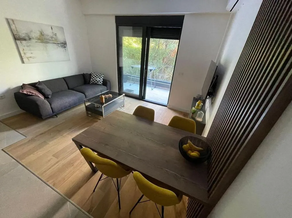 One bedroom apartment in a newly built complex in Bečići with a swimming pool on the roof