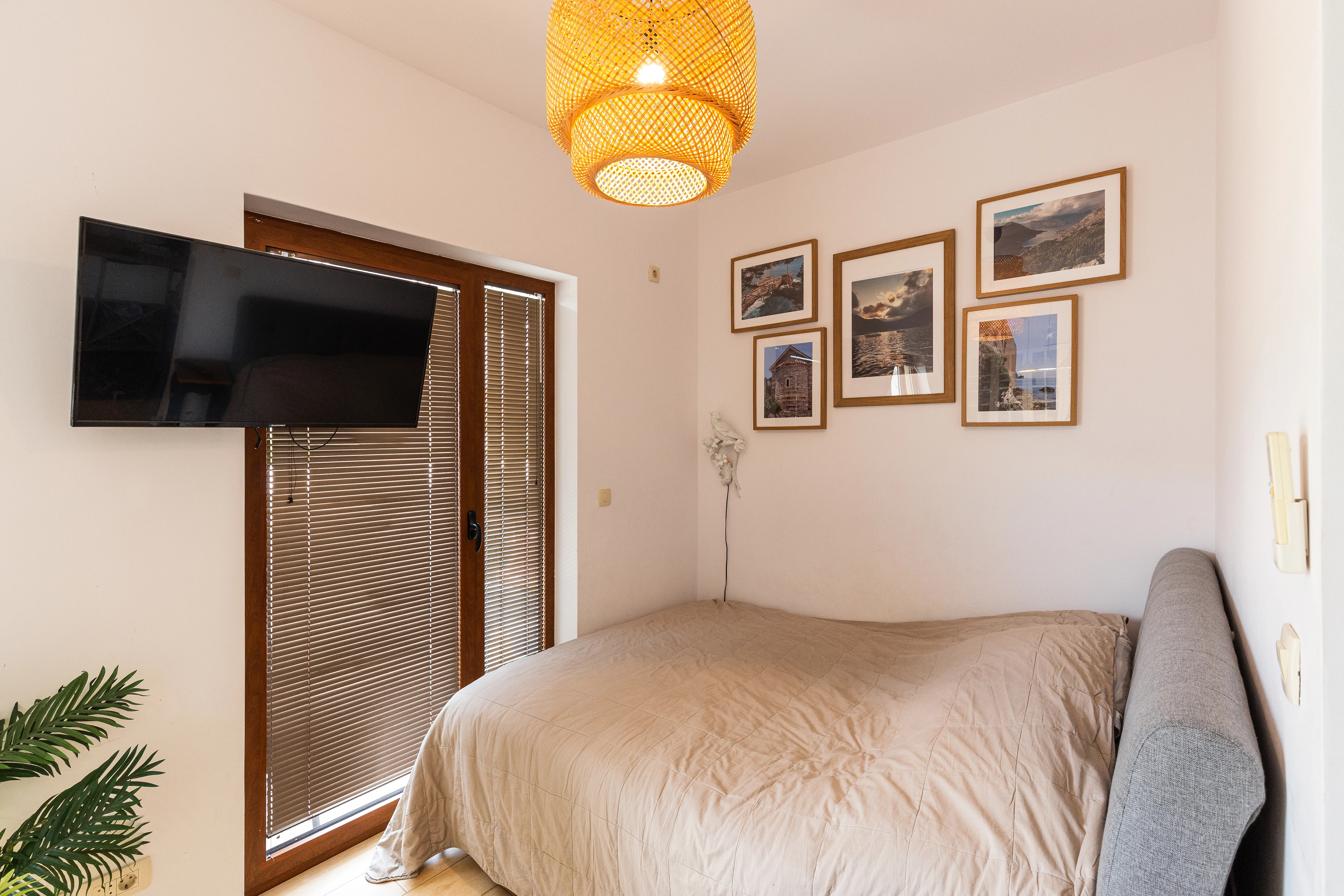 Studio apartment in Becici for sale in the complex with a swimming pool