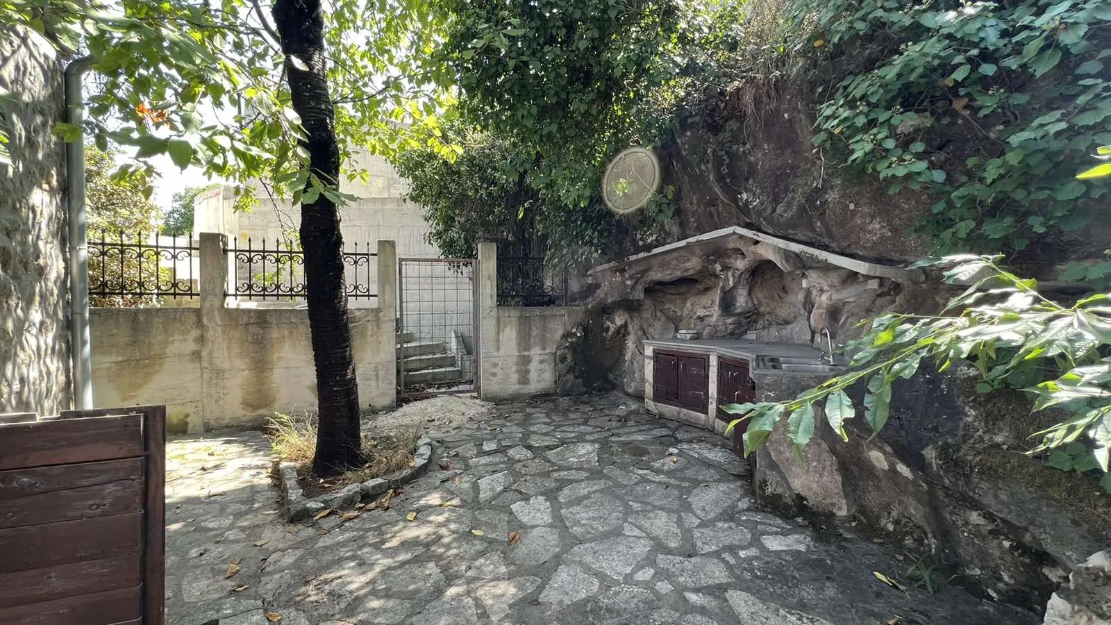 Duplex apartment in a quiet location near the sea