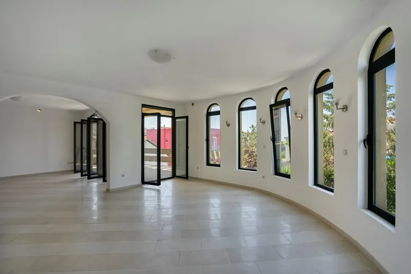 Luxury villa for sale near Utjeha