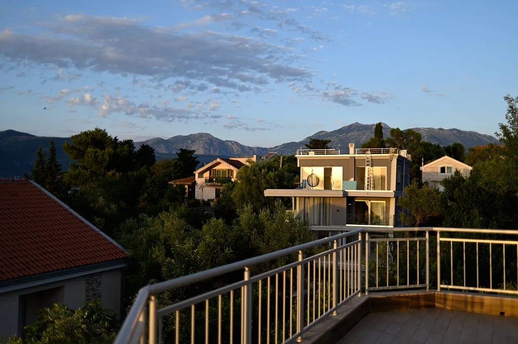 Villa in a gated complex with panoramic sea views