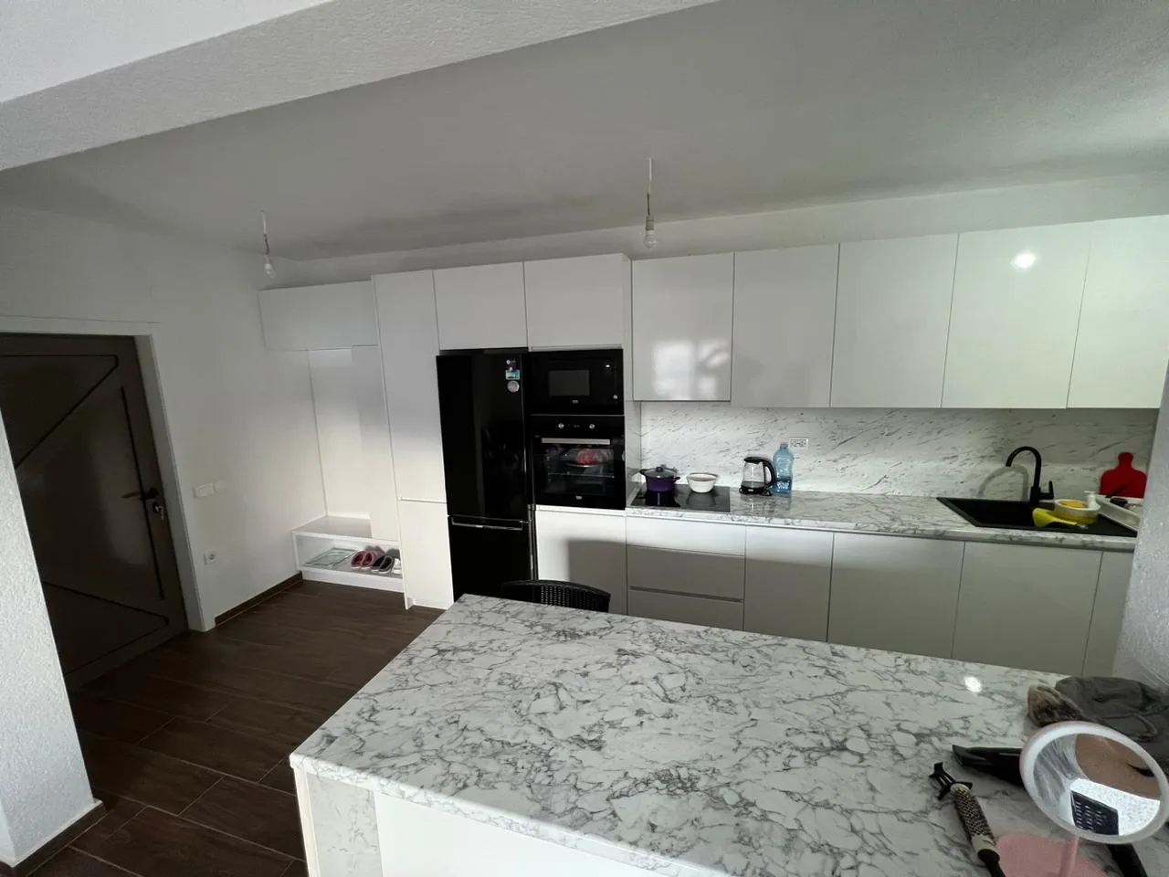 Квартиры с одной и двумя спальными комнатами в Добре Воде