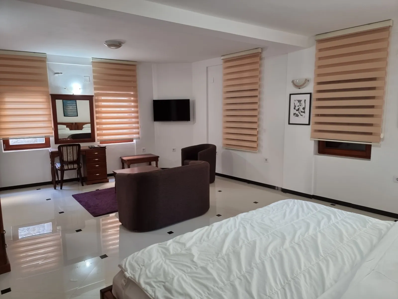 Stone house with apartments in Ulcinj