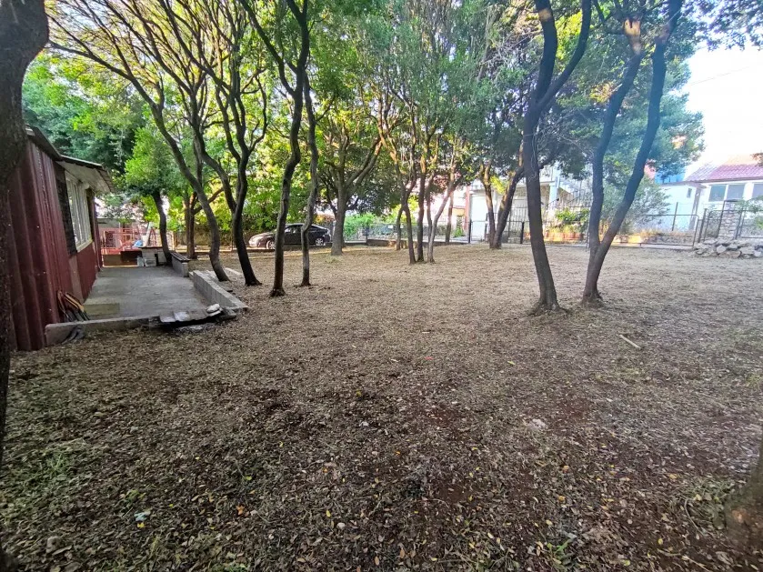 Plot of land 408m2 with a magnificent location just 500 meters from the shore in Dobra Voda